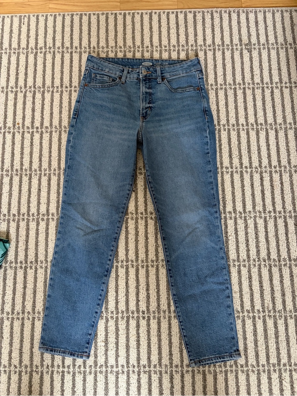 Old Navy size 6 Straight Leg Jeans